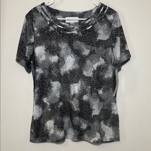 Alfred Dunner Women’s Black White Animal Print Short Sleeve Top‎ Medium